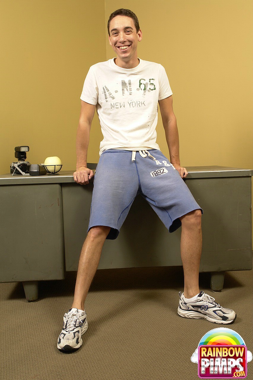 Straight Guys are Broke picture sample number 2